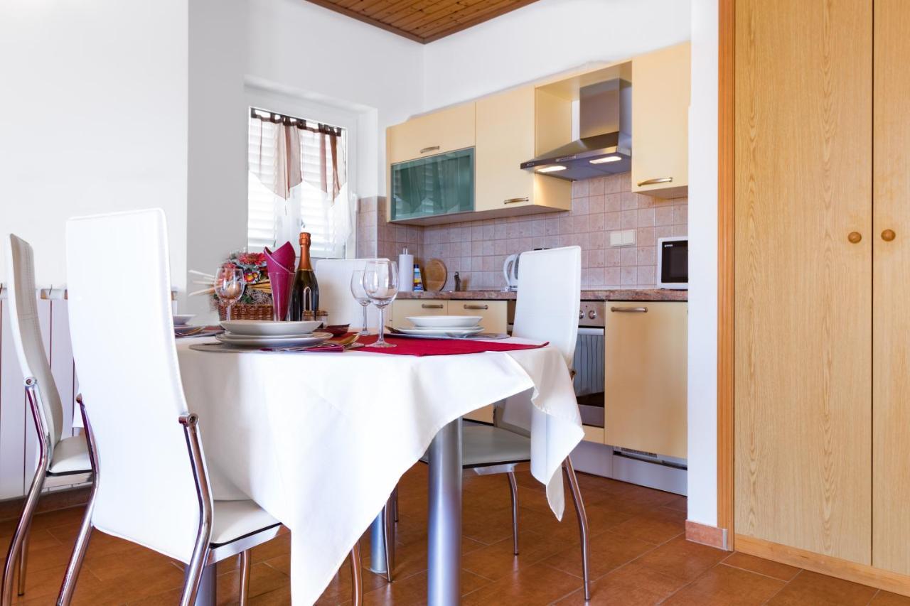 Apartments With A Parking Space Punat, Krk - 20553 Εξωτερικό φωτογραφία